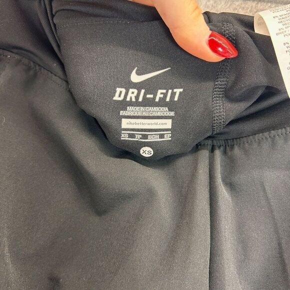 Nike Women's Size XS Dri-Fit Black Biker Shorts Athletic Workout Gym Casual - Picture 2 of 10
